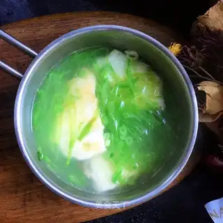 Egg and fruit radish soup