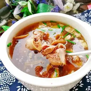 Antler mushroom bone soup