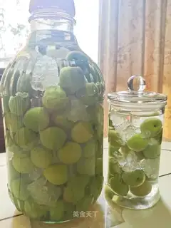 Blue plum wine