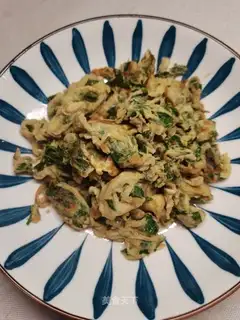 Pippa leaves, fried eggs