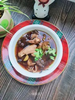 Twin mushroom chicken soup