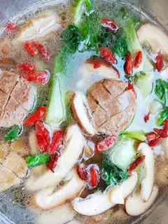 Vegetable fishball soup