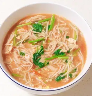 Tomato-silver mushroom soup