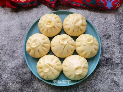 Pork buns of cherries