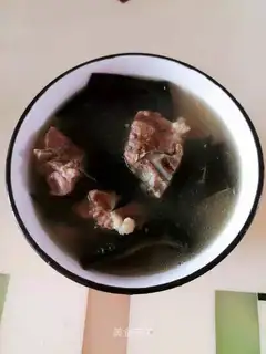 Sea belt bone soup