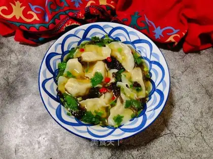 Sour sauerkraut pork dumplings