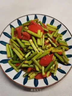 Tomato and garlic