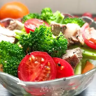 Peas orchid beef salad