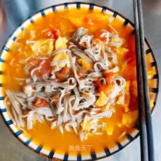 Tomato egg noodles