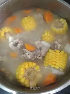 Tastes of cornbone, carrots, bouquet soup