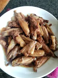 Taste chicken wings