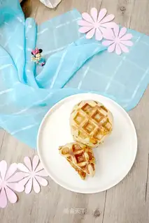 Rose cheese with tummy waffles