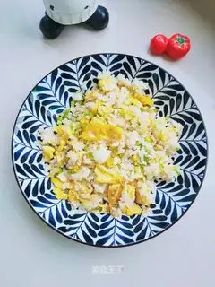 Eggs and garlic fried rice