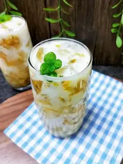 Coconut-milk margarita