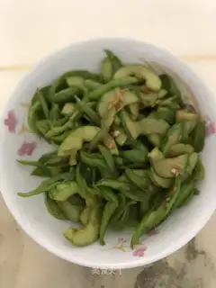 Cream pepper, cucumber