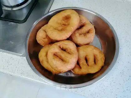 The smell of oil cakes