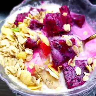 Fruit shakes with oats