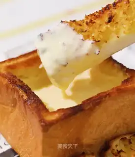 Cheese lava toast box