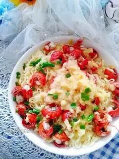 Garlic turkey noodles, lobster