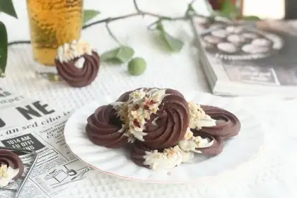 Chocolate ring cookies