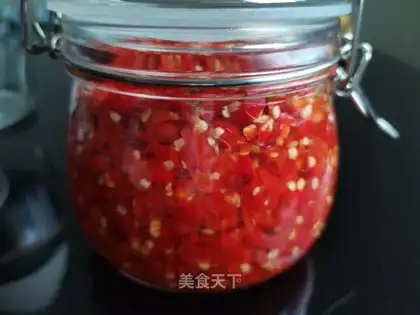 Cut the chili