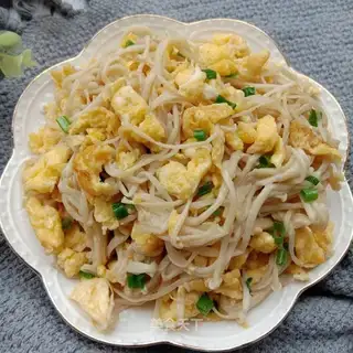 Golden fungus fried eggs