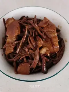 Tea mushroom stew