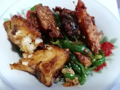 Pyramid fried fish