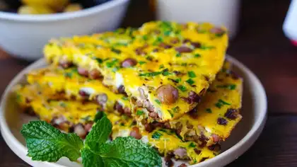 Bean fried eggs