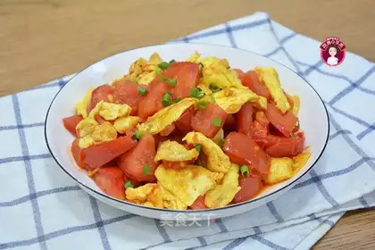Tomato fried eggs