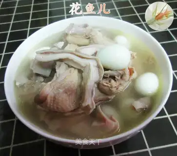 Quail egg pig belly chicken soup