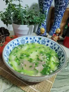 Skinny pork, liver and melon soup