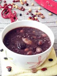 The pressure pots produce porridge
