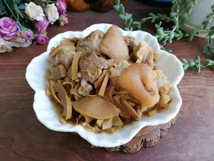 Pig feet dry