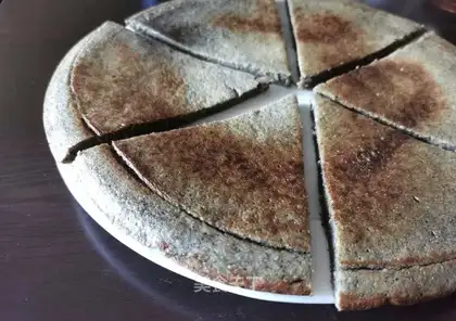 Black sesame bread