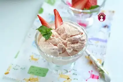 Strawberry ice cream