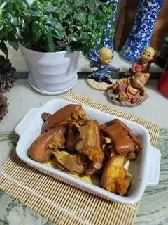 I'll make you a pig's foot