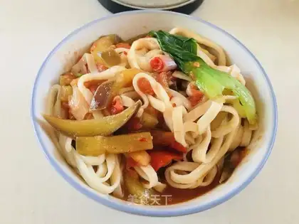 Cheese and tomato noodles