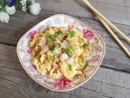 Shrimp fried eggs