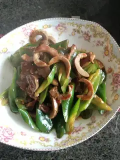 Pyramid's fried pig's guts