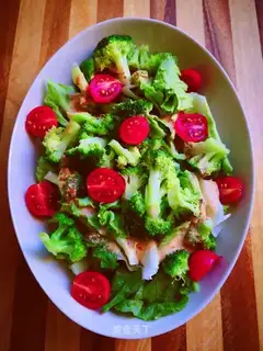 A salad with vinegar