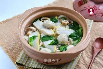 Fish pasteball soup