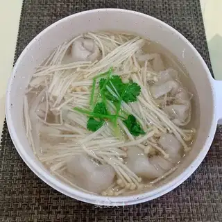 ♪ Golden mushrooms roll out fish-skin soup ♪