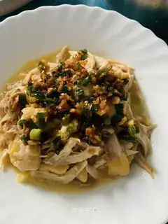 Onion hand tore chicken
