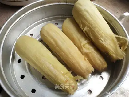 Pour corn