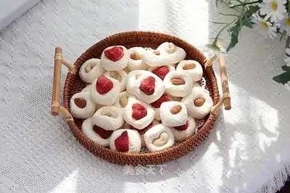 Ten minutes for the brittle marshmallow cookies