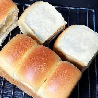 Light cream toast