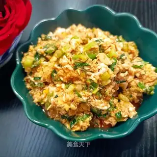 Onion eggs and shrimp sauce