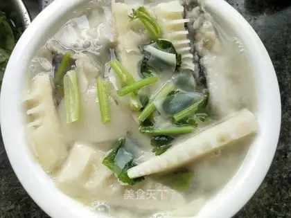 Sour fish bone soup