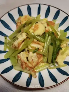 Celery fried eggs
